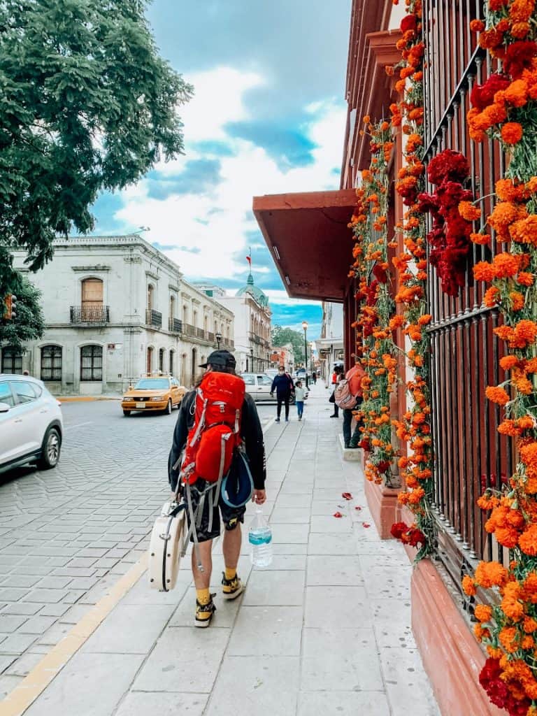 how to be a digital nomad and travel the world